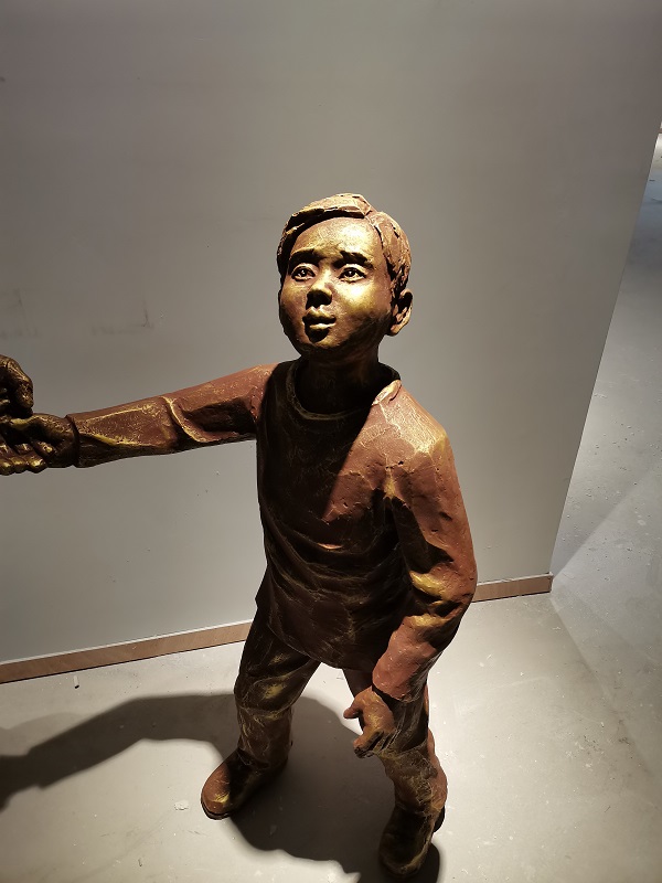 烟台崆峒岛社区展览馆玻璃钢雕塑人物系列